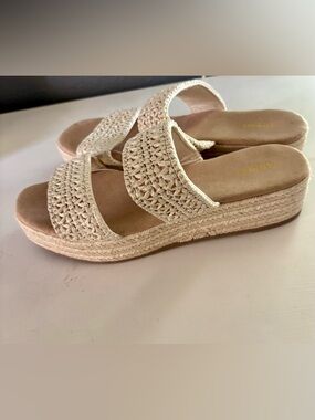 Old Navy Woven Cream Double-Strap Platform Sandals
